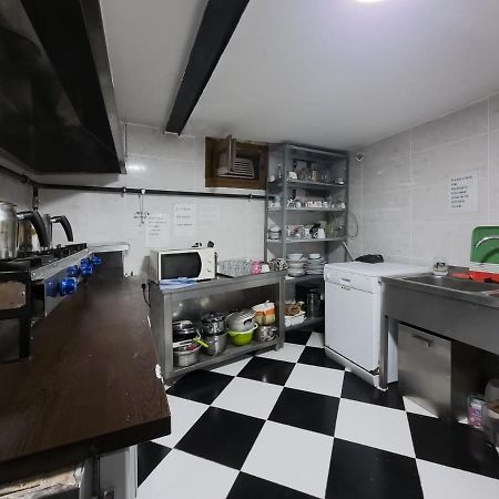 Taksim Hostel Green House Истанбул Екстериор снимка