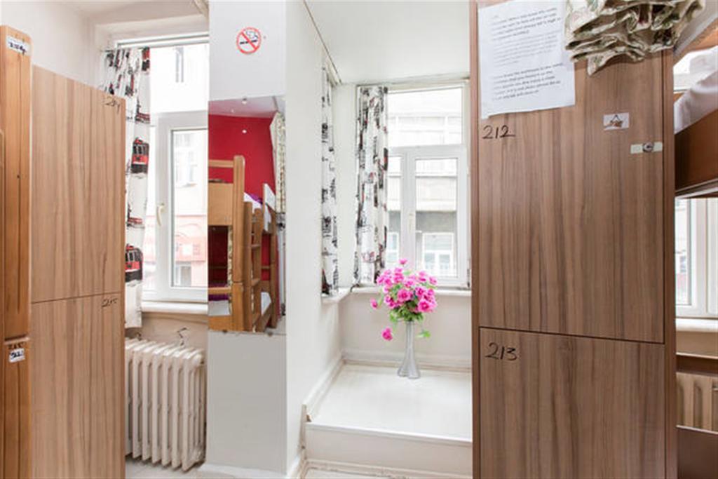 Taksim Hostel Green House Истанбул Екстериор снимка
